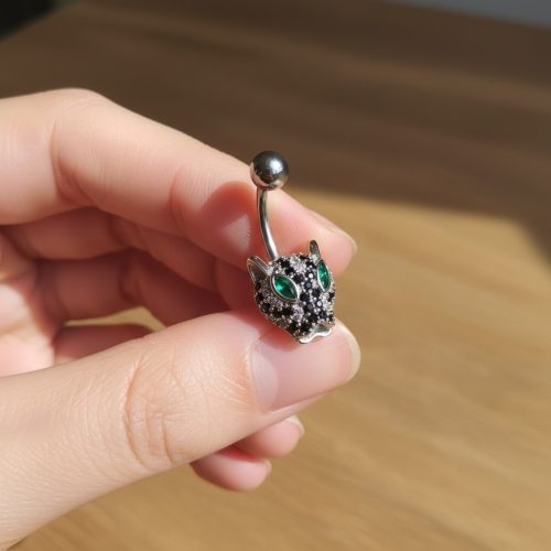 Ezüst színű köldök piercing 